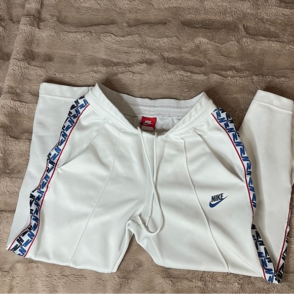 Nike Taped Poly Pant - Picture 2 of 6